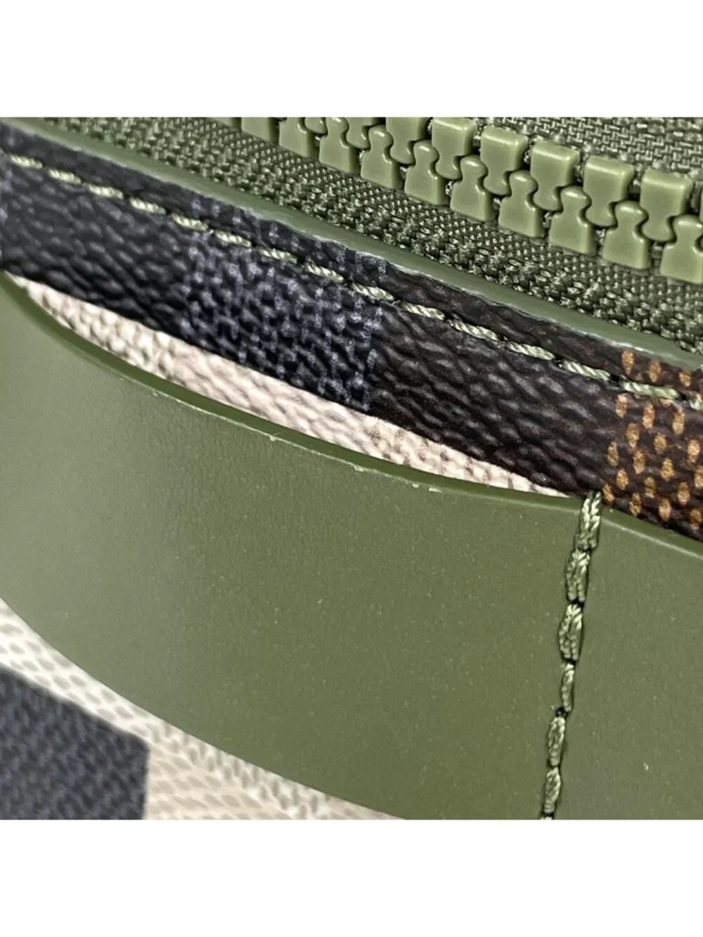 Louis Vuitton LV Trail Wearable Wallet Shoulder Bag Damoflage Damier Green Brown